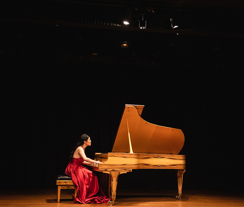 Piano performance. Courses and higher degree programs in Dance, Music Theatre, Music Production, Contemporary Music, Classical Music and Composition